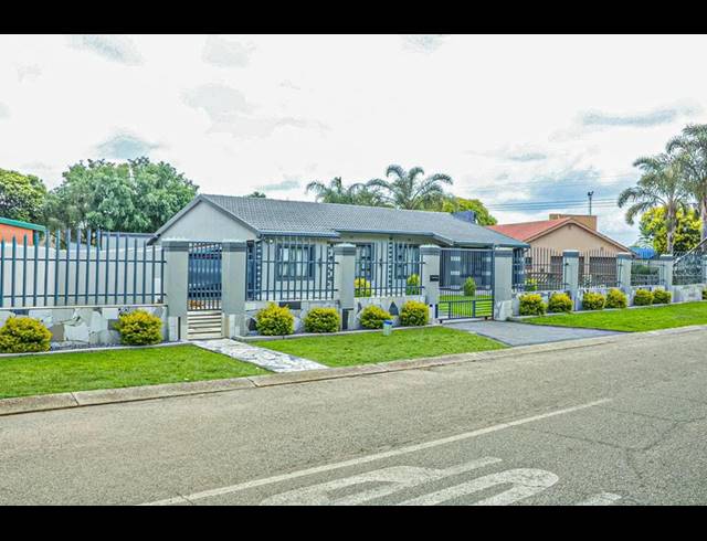 3 BEDROOM HOUSE FOR SALE IN CRESSLAWN